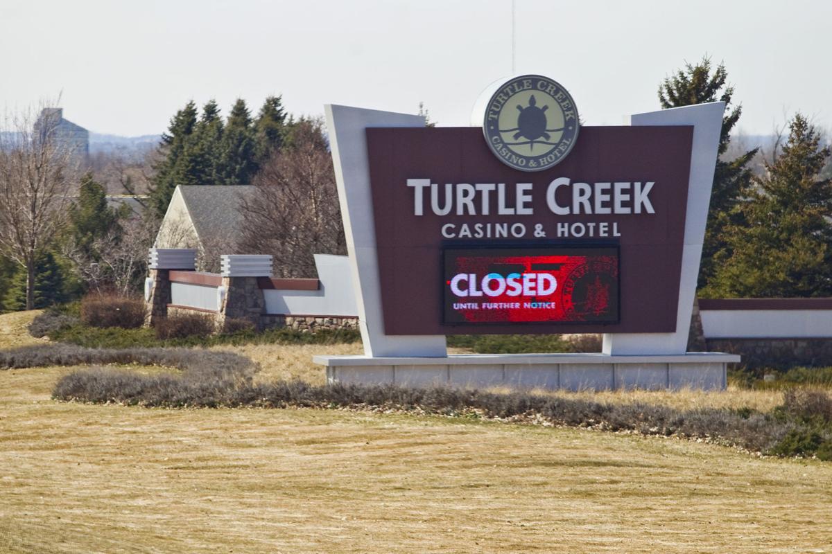 Michigan Tribal Casinos Continue Paying Workers Through April, Cite Unemployment Fiasco