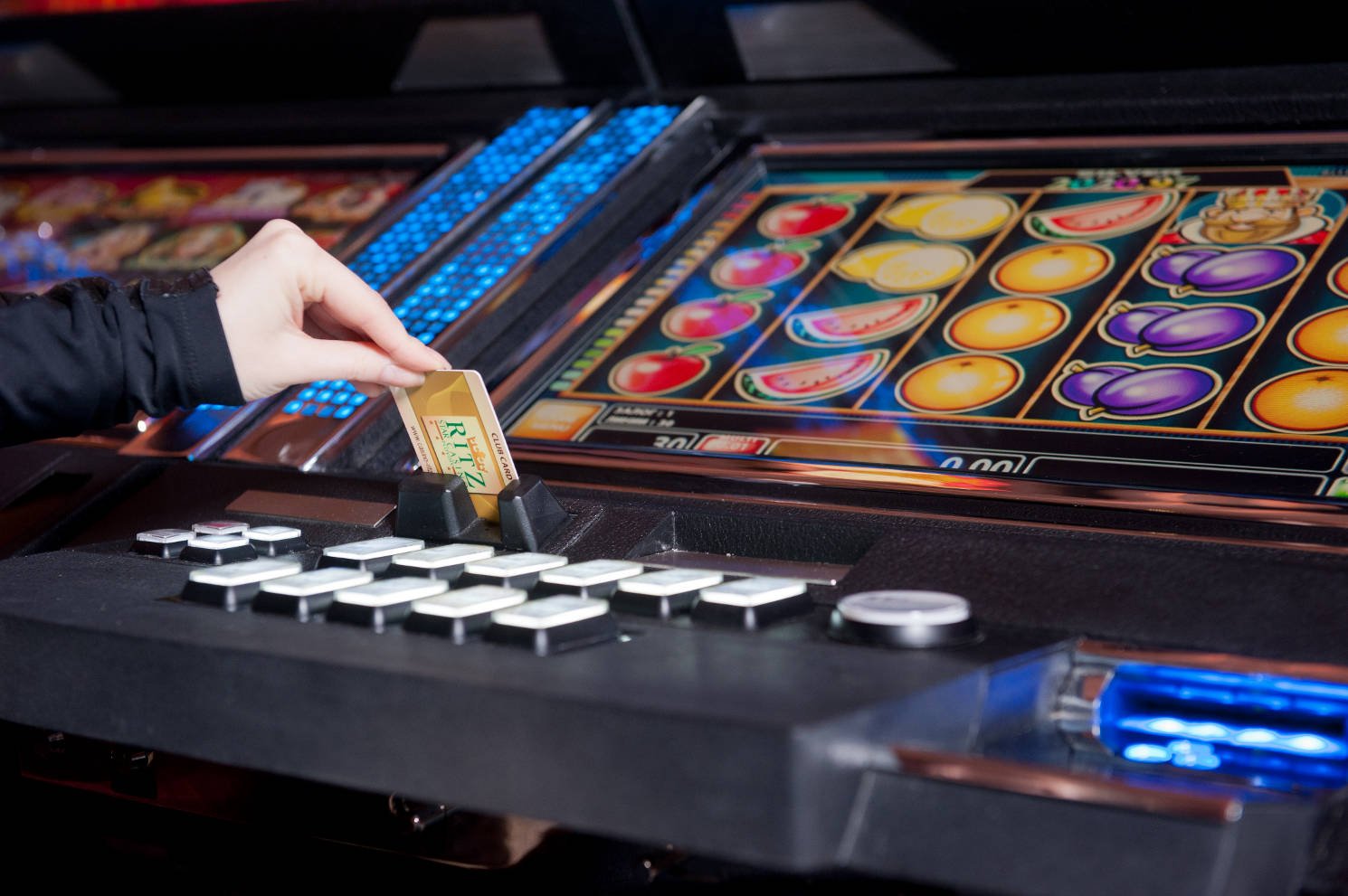 BC Officials Examine Cashless Casinos in Bid to Banish Specter of Money Laundering