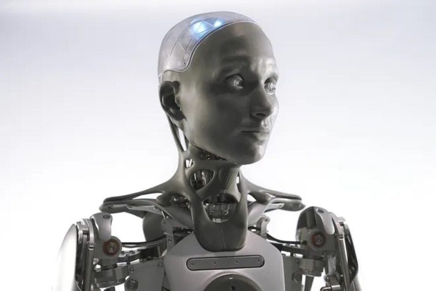 Las Vegas Sphere to Debut Lifelike Robot Greeters, Raising Questions