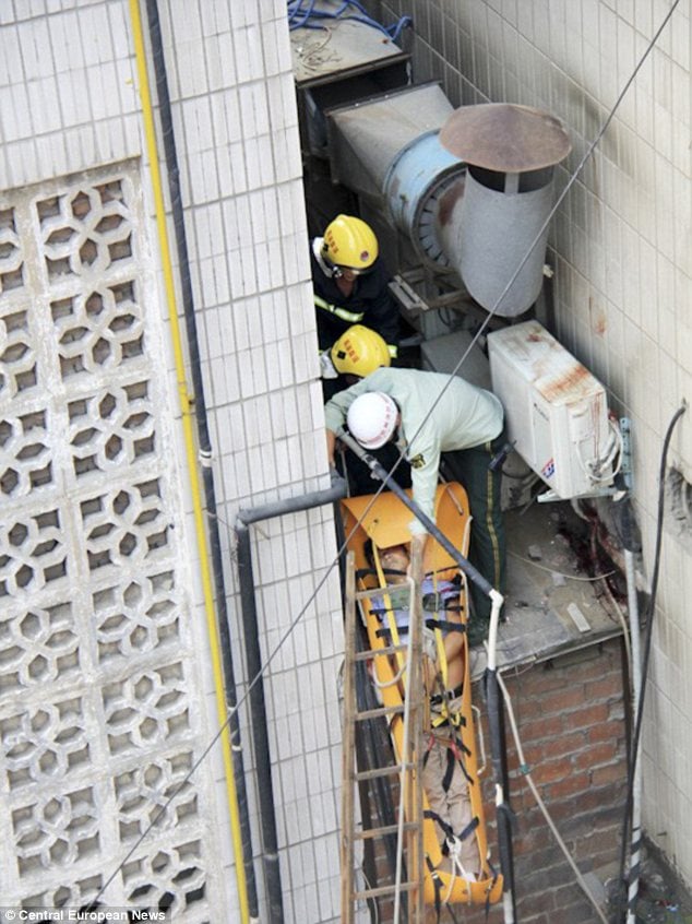 Chinese Deadbeat Gambler Tossed From Eleventh Story Window Survives