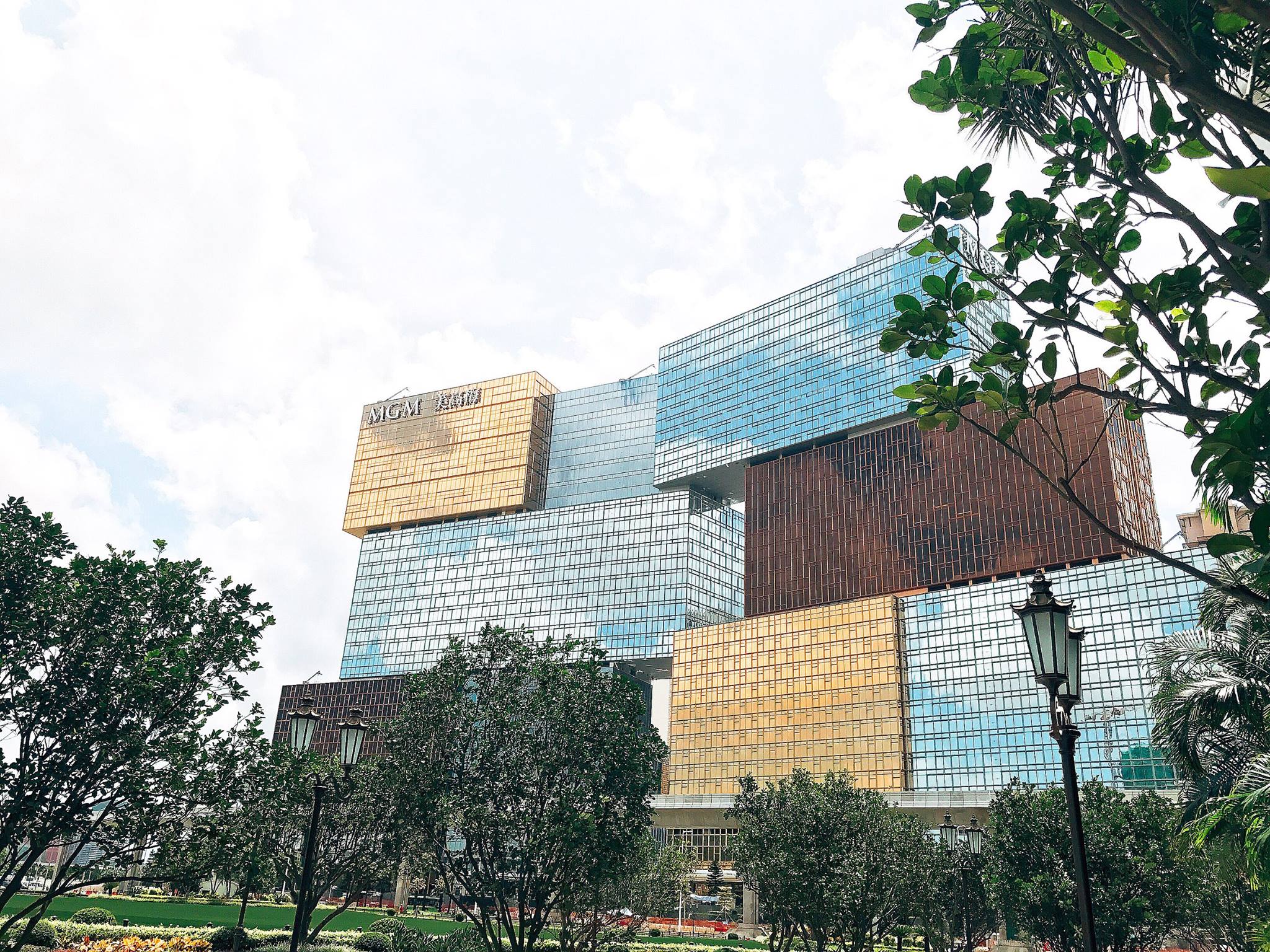 MGM Cotai Focuses on Mass Market, Set to Open Without VIP Tables