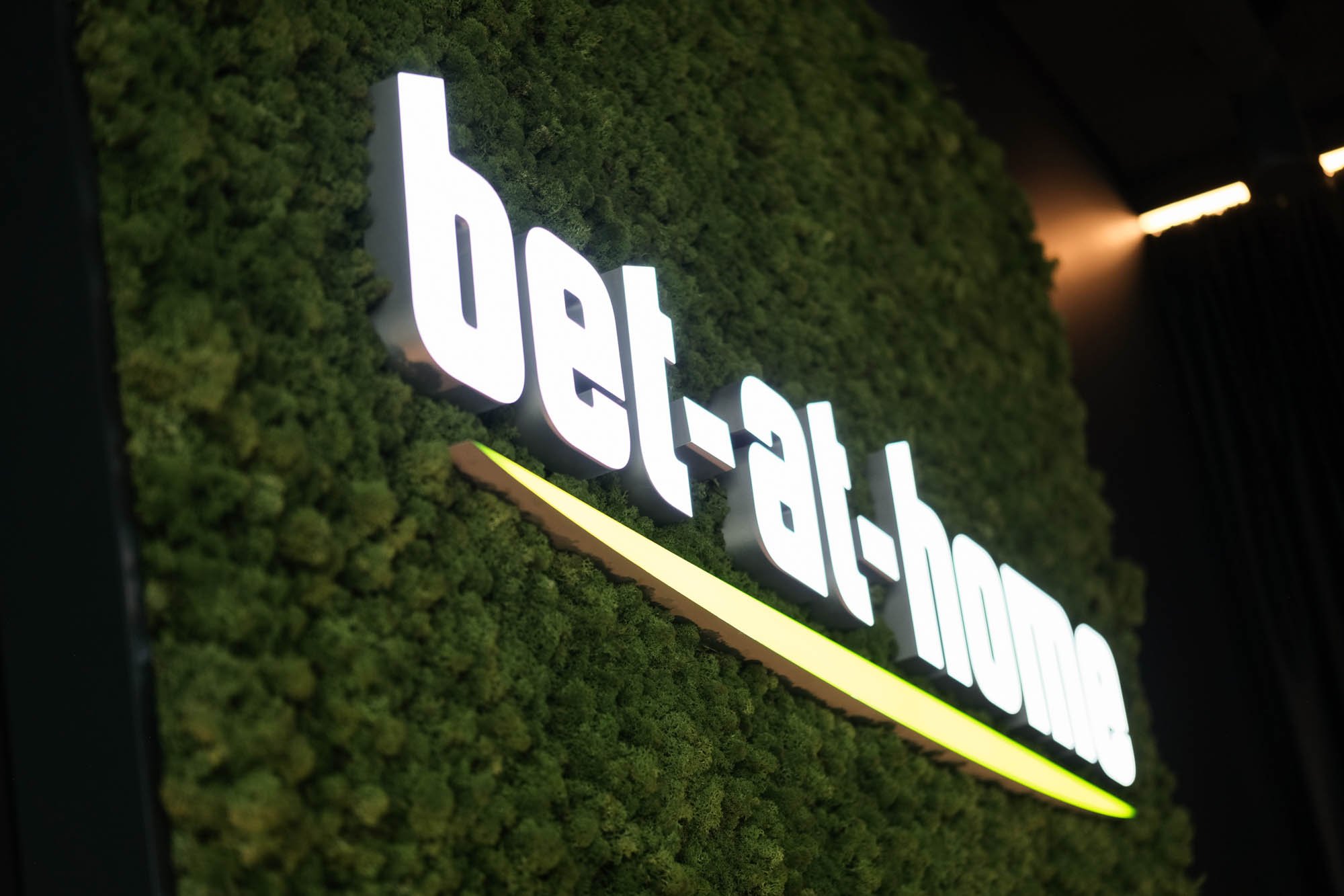 Online Gambling Site Bet-At-Home Loses UK License Over Rule Violations