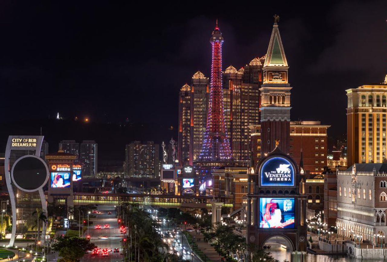 Macau Casinos Suffer Largest Monthly Revenue Decline in Nearly Three Years, Analysts Believe Worst is Over