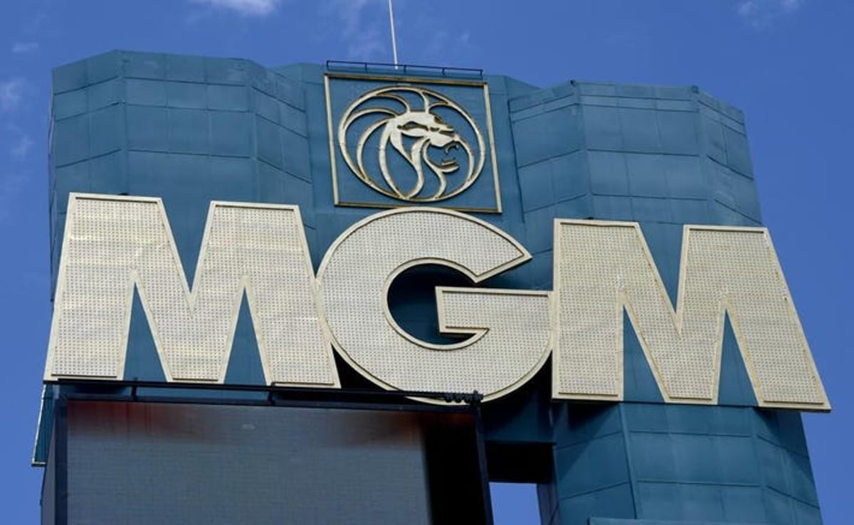 MGM Resorts Again Revamps Testing Protocols for Unvaccinated Workers