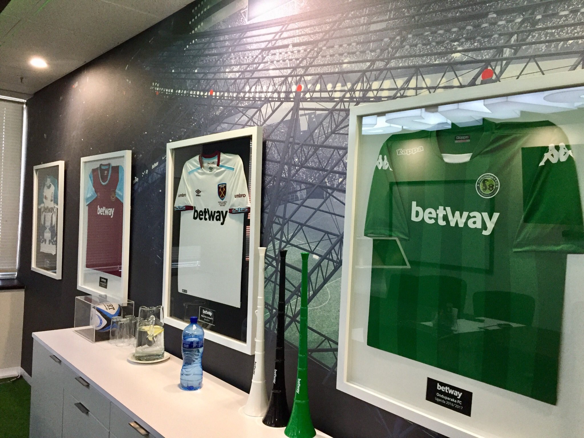 UK Gaming Companies Betway, MrQ G in Trouble for Targeting Kids in Ads