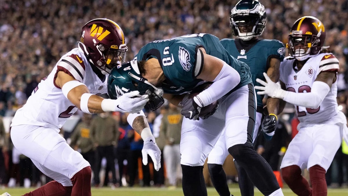 Philadelphia Eagles TE Dallas Goedert Heads to IR with Shoulder Injury