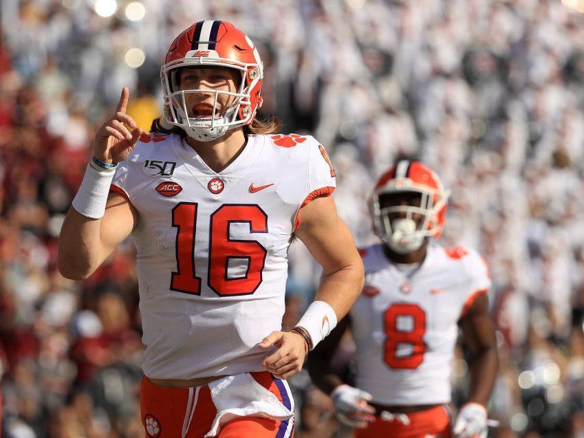 College Football Week 2: Oklahoma, Clemson Big Favorites as ACC, Big 12 Kick Off Seasons