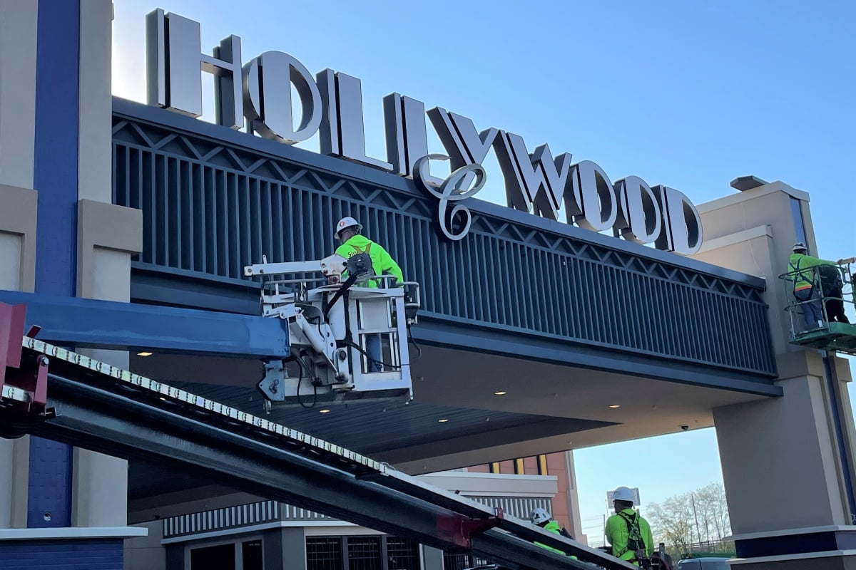 Hollywood Casino Morgantown Plans December Open, Indoor Smoking Still On Table