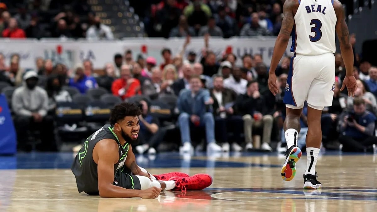 Karl-Anthony Towns Helped Off Court, Minnesota Timberwolves Extend Skid