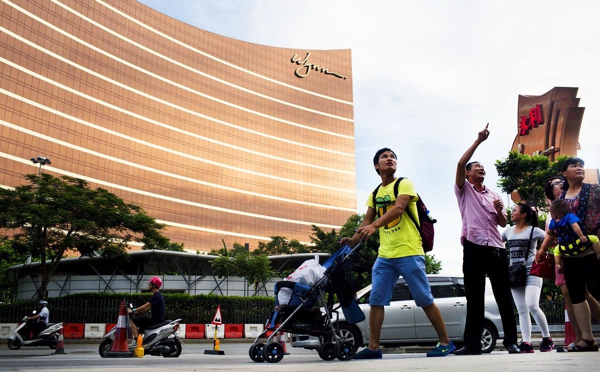 Macau Visitor Arrivals Surge After Quarantine Easing, Casino Traffic Returning