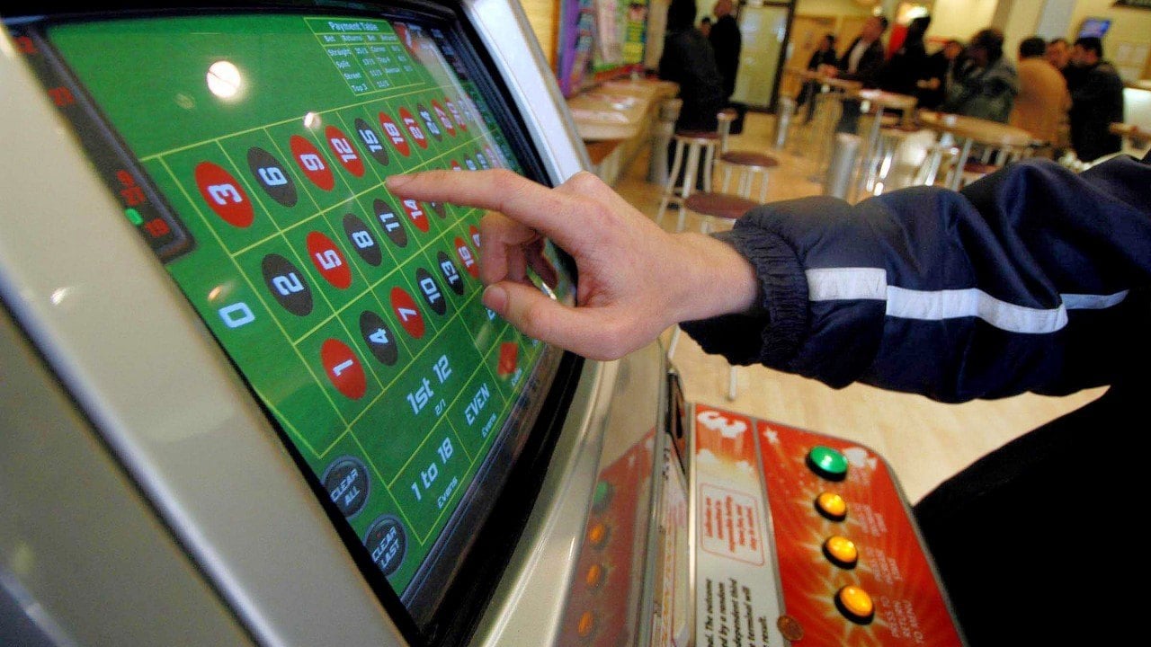 UK Lawmakers Angry Over Plan to Delay £2 FOBT Betting Limits Until October 2019