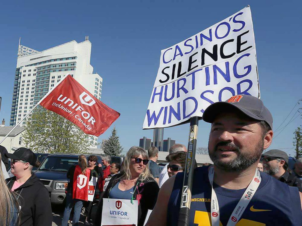 Detroit Casinos Benefit From Caesars Windsor Strike, Michigan Online Gambling Bill Advances