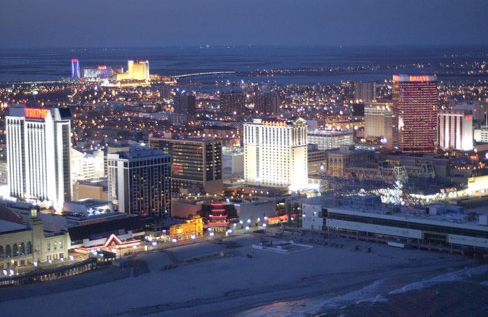 New Jersey Online Gambling Revenue Drops for First Time