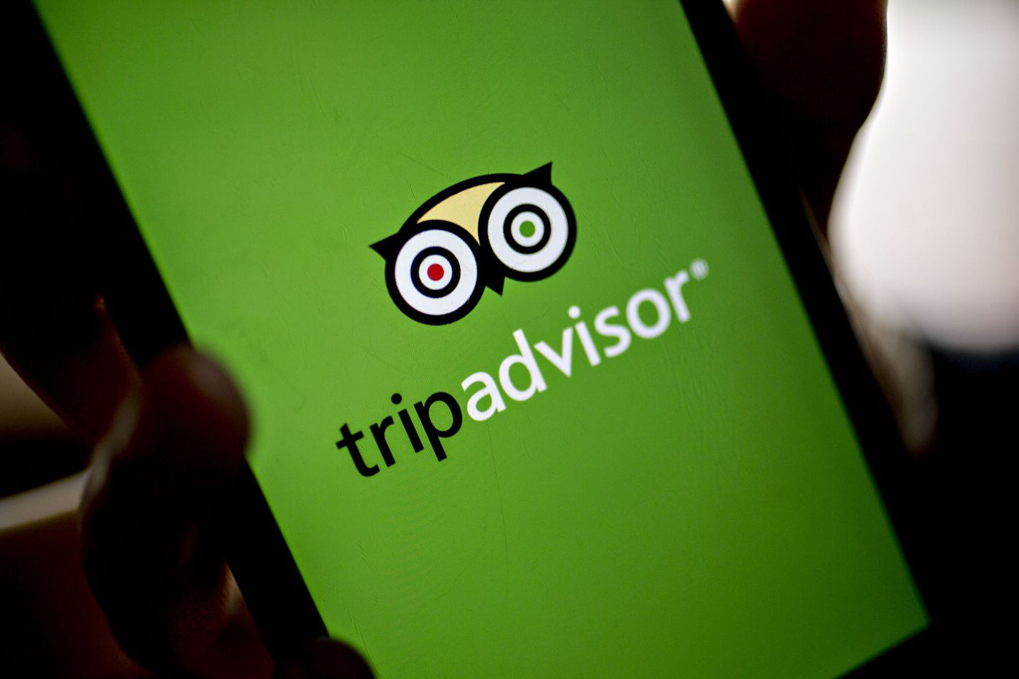 China Bans TripAdvisor App in Suspected Move Against Cross-Border Gambling